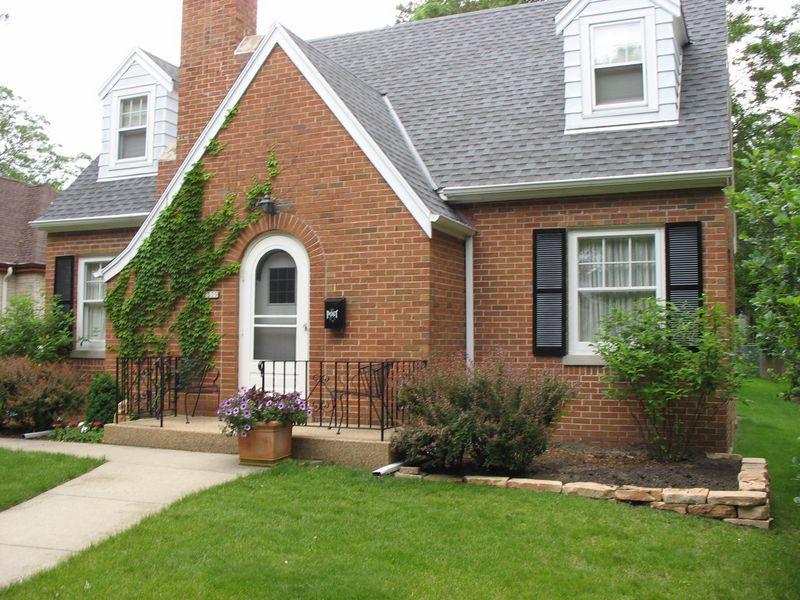 2339 N 86th St., Wauwatosa, WI 53226