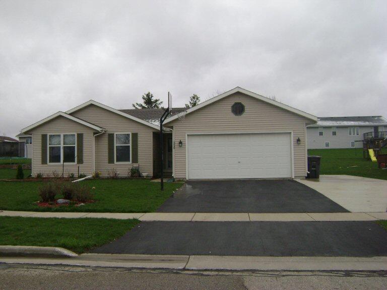 226 Wildflower Way, Lake Mills, WI 53551
