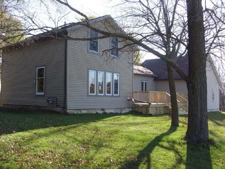 W188N9128 Maple Rd, Menomonee Falls, WI 53051