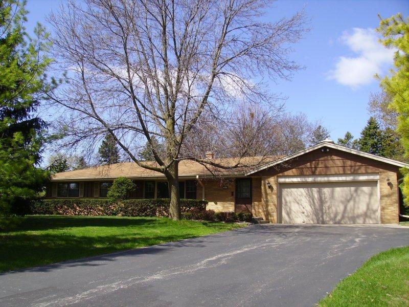 2615 Arbor Dr, Brookfield, WI 53005