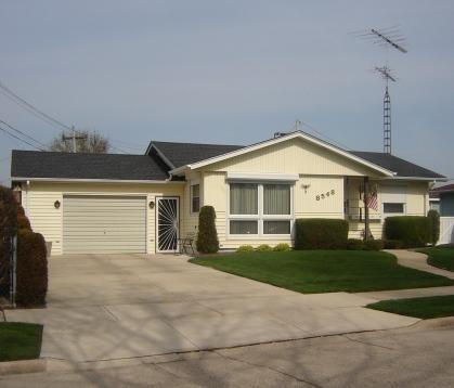 8548 18th Ave, Kenosha, WI 53143