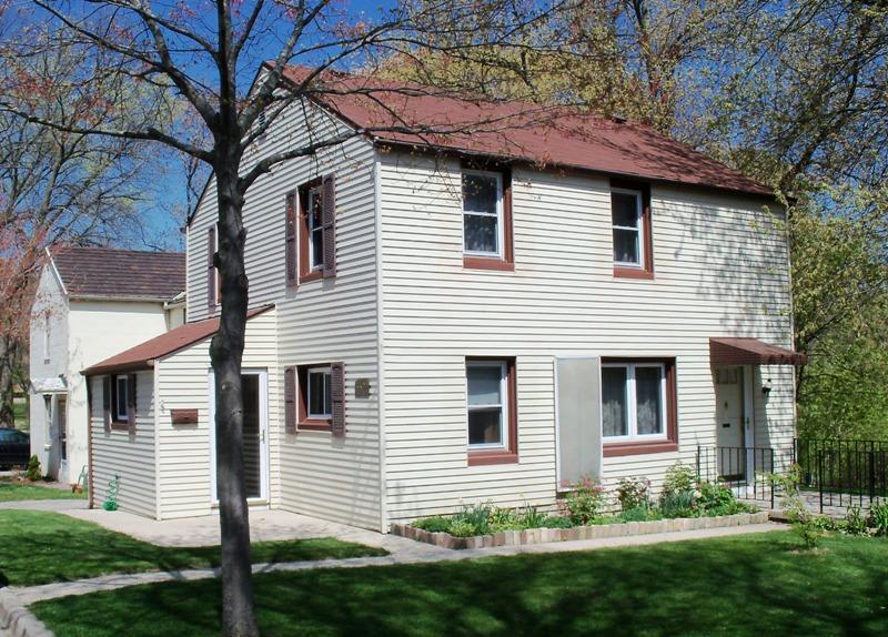 5502 Avena Ct., Greendale, WI 53219