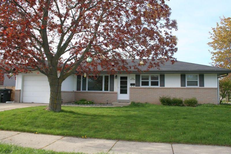 N84W15184 Menomonee Ave, Menomonee Falls, WI 53051