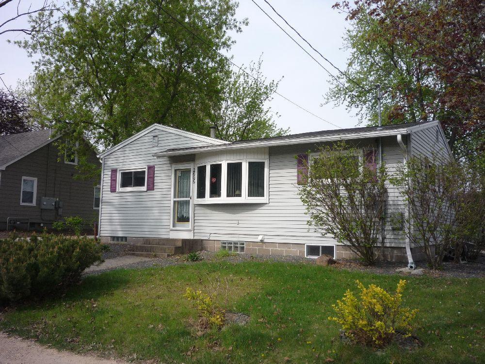 2606 Crestline Pl, La Crosse, WI 54601