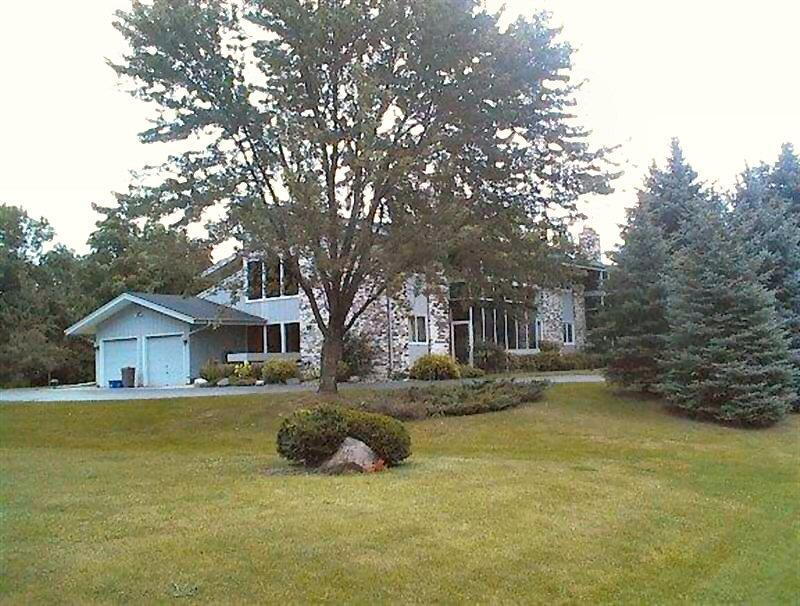 15310 Marilyn Dr #2, Elm Grove, WI 53122