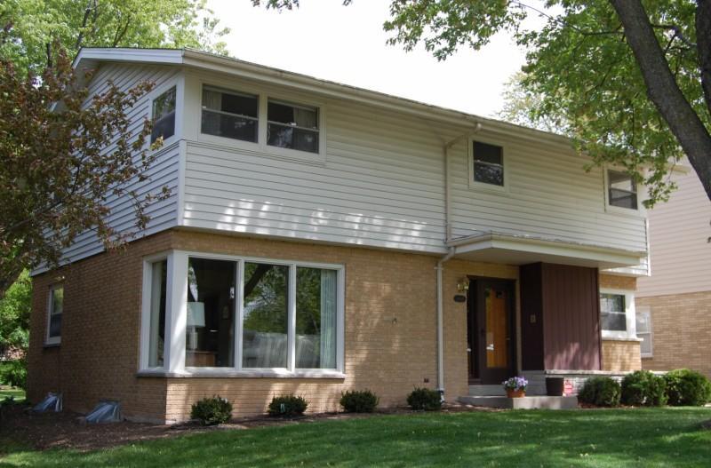 4660 N 107th St., Wauwatosa, WI 53225