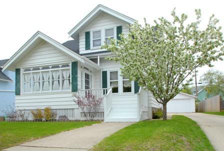 637 S 3rd Ave, West Bend, WI 53095
