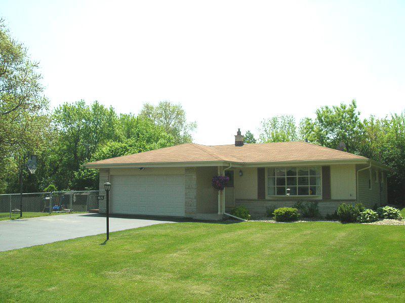 4625 St Regis Dr, Mount Pleasant, WI 53403