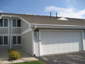 304 Hartford Sq, Hartford, WI 53027