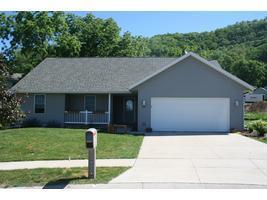 3945 Fairway St, La Crosse, WI 54601