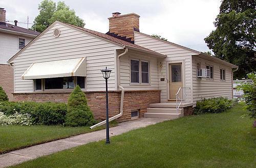 304 S East Ave., Waukesha, WI 53186