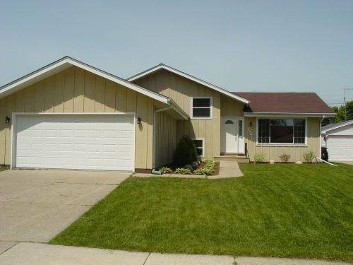1570 15th Ct, Kenosha, WI 53140