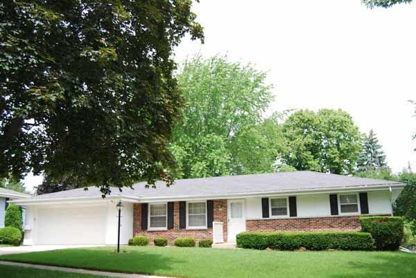 218 Heather Dr., West Bend, WI 53095