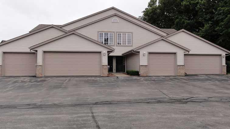 875 E Loos St ##3, Hartford, WI 53027