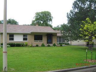 4454 N 107th St, Wauwatosa, WI 53225