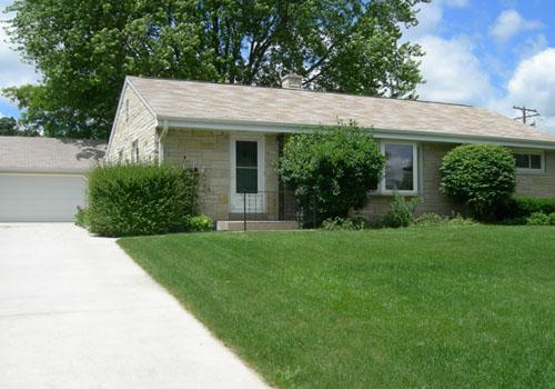 2235 N 122nd St, Wauwatosa, WI 53226