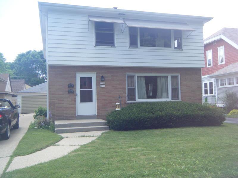 2209 N 72nd St. #-11, Wauwatosa, WI 53213