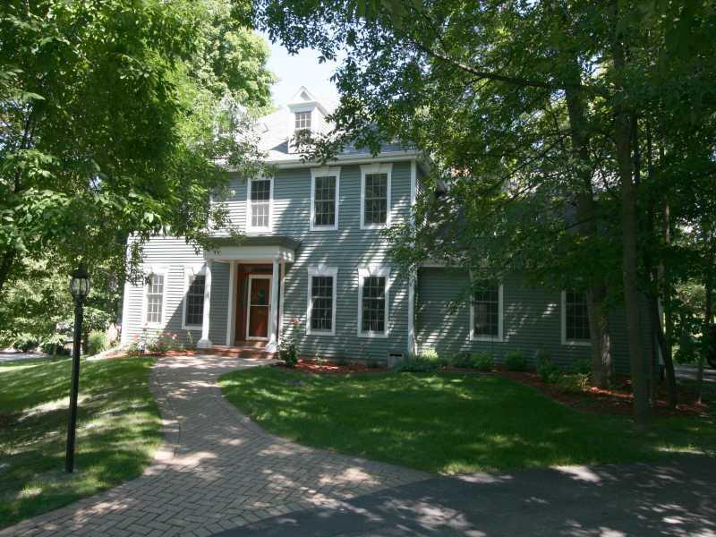 3855 Charter Point, Brookfield, WI 53045