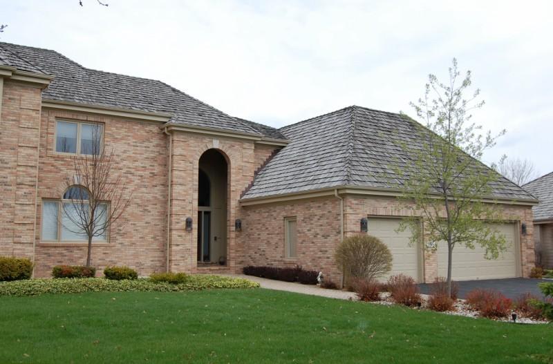 2816 W Golf Cir., Mequon, WI 53092