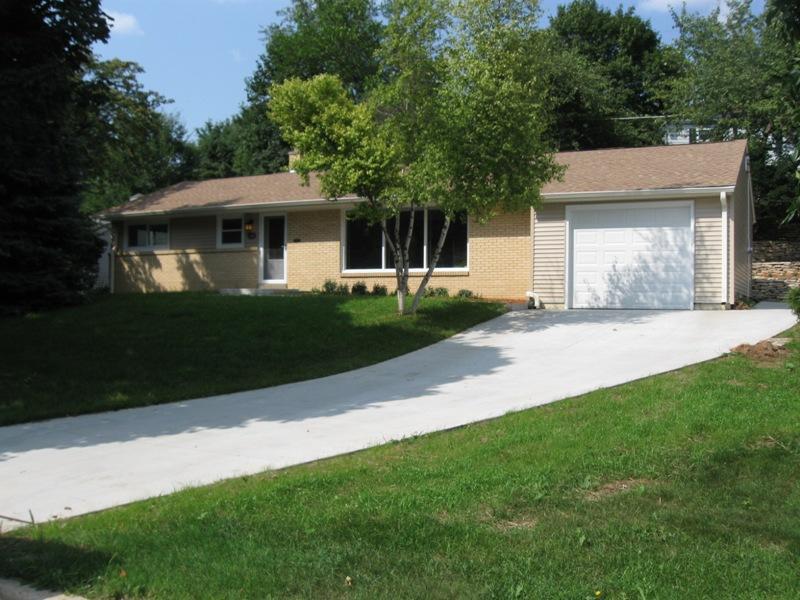 1942 N Menomonee River Pkwy., Wauwatosa, WI 53226