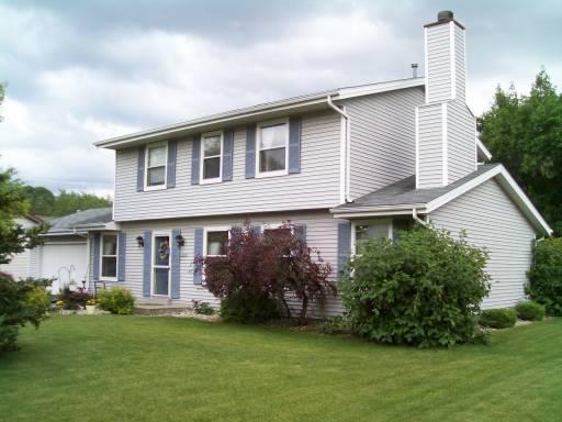 14045 W Beechwood Trl, New Berlin, WI 53151