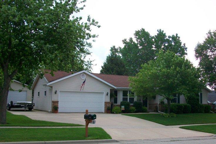 503 S Devendorf St, Elkhorn, WI 53121