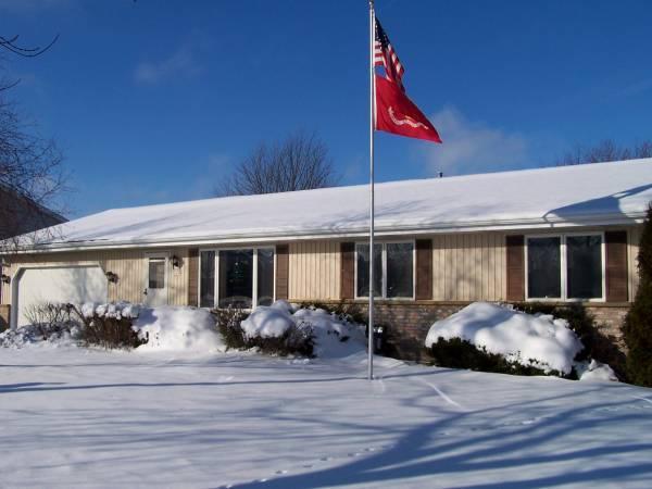 1450 Honeysuckle Rd, Hartford, WI 53027