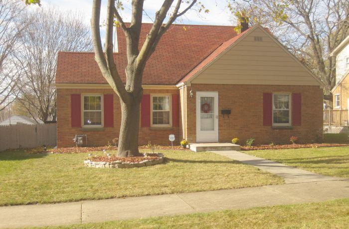 3225 N 82nd St, Milwaukee, WI 53222