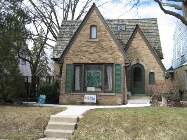 4253 S Austin St, Milwaukee, WI 53207