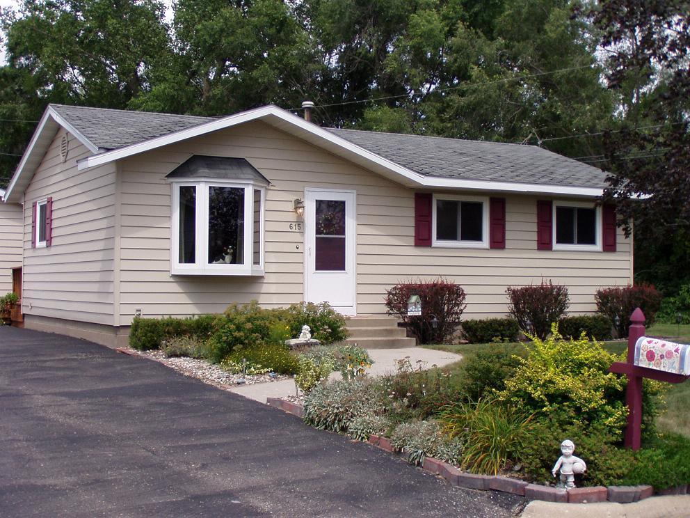 615 Monica Ct, Onalaska, WI 54650