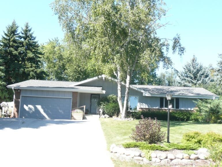 1115 Summit Dr., Brookfield, WI 53186