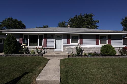 6657 S 20th St., Oak Creek, WI 53154