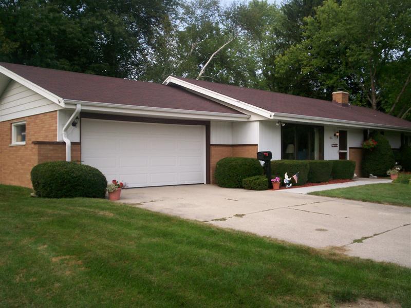 406 Heidel Rd, Thiensville, WI 53092