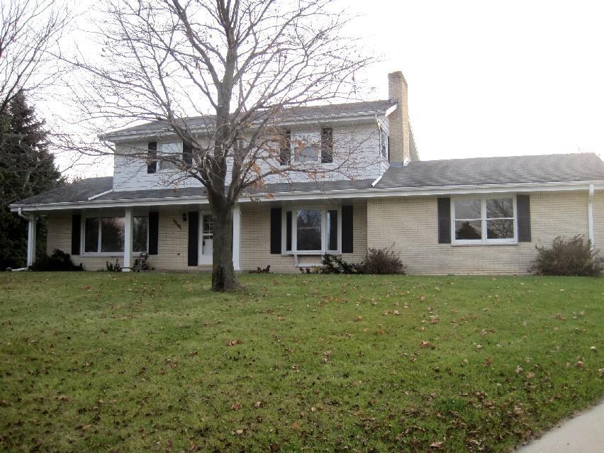 4445 S Hi View Ct., New Berlin, WI 53146