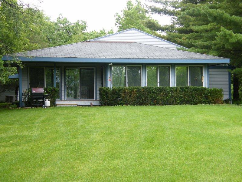 W345S10675 S Shore Dr, Eagle, WI 53149