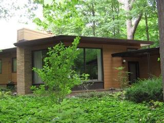 4963 S 79th St, Greendale, WI 53220