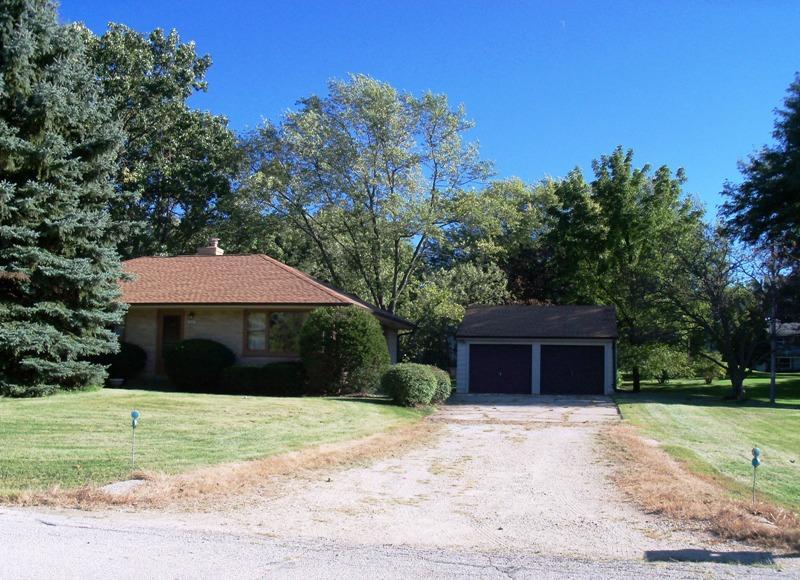 15401 W Graylog Ln., New Berlin, WI 53151