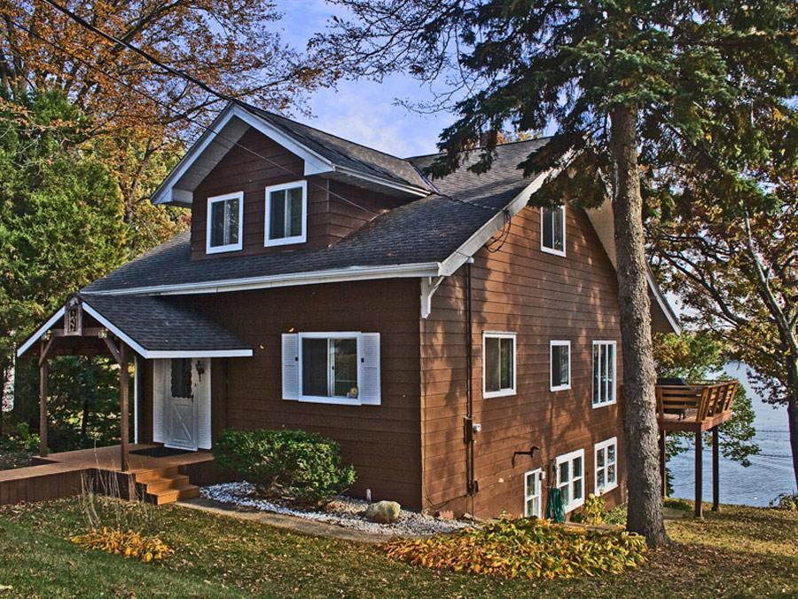 W2201 Country Club Ln., East Troy, WI 53120