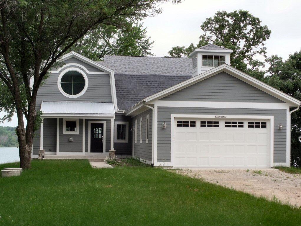 W362N7401 N Shore Dr, Oconomowoc, WI 53066