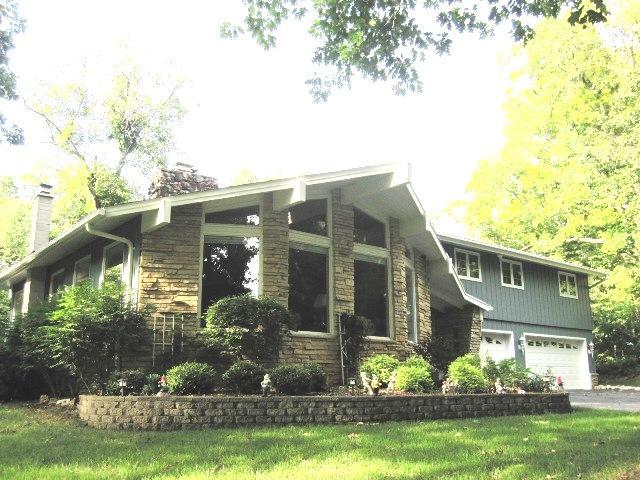 W226N8947 Jolyn Dr, Lisbon, WI 53089