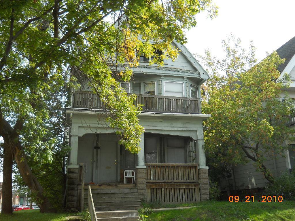 2230 N 37th St #2232, Milwaukee, WI 53208