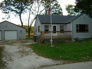 1329 Lucille Ave, Twin Lakes, WI 53181