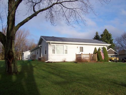 9851 S Chicago Rd, Oak Creek, WI 53154