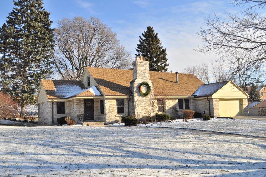 2350 N 80th St, Wauwatosa, WI 53213