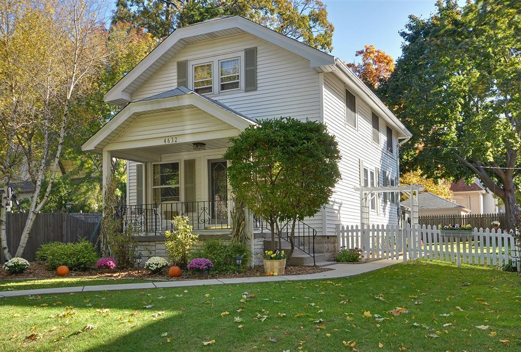 4632 N Bartlett Ave, Whitefish Bay, WI 53211