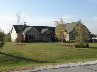 6333 Horseshoe Ln, Caledonia, WI 53402