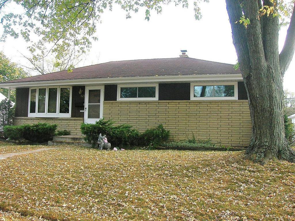 1525 Pine St, Waukesha, WI 53188
