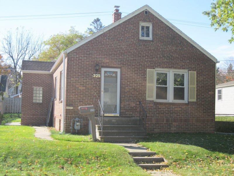 325 Michigan Ave, South Milwaukee, WI 53172