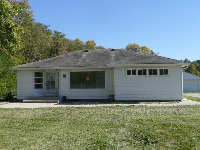 4527 W Loomis Rd, Greenfield, WI 53220