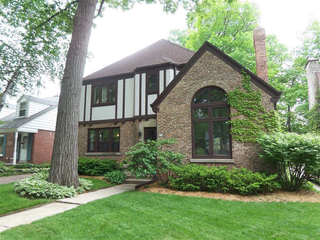 735 E Briarwood Pl., Whitefish Bay, WI 53217